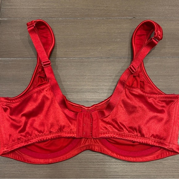 Sensual Cacique Red Bra - Picture 5 of 10